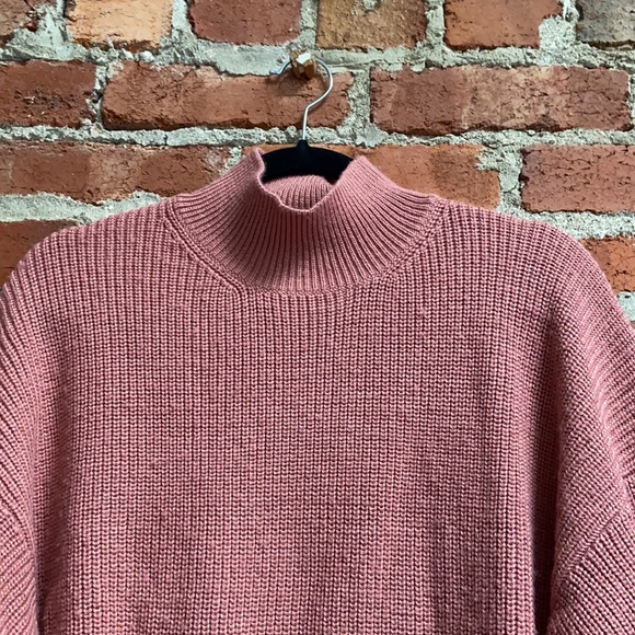 H&M turtleneck - Picture 3 of 5